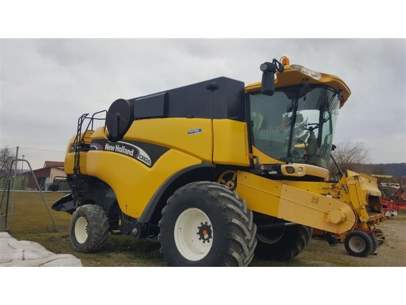 New Holland CX820 Kombinované zberacie stroje