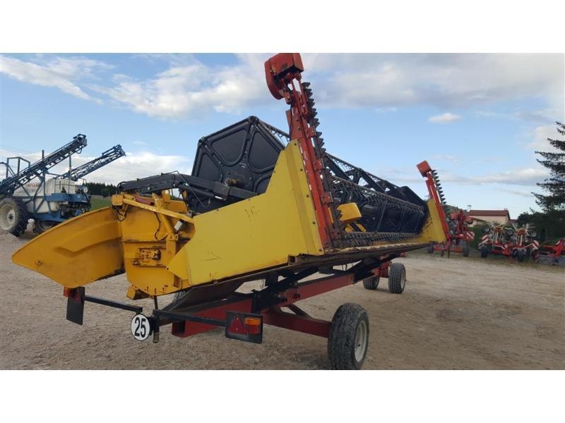 New Holland CX820 Kombinované zberacie stroje