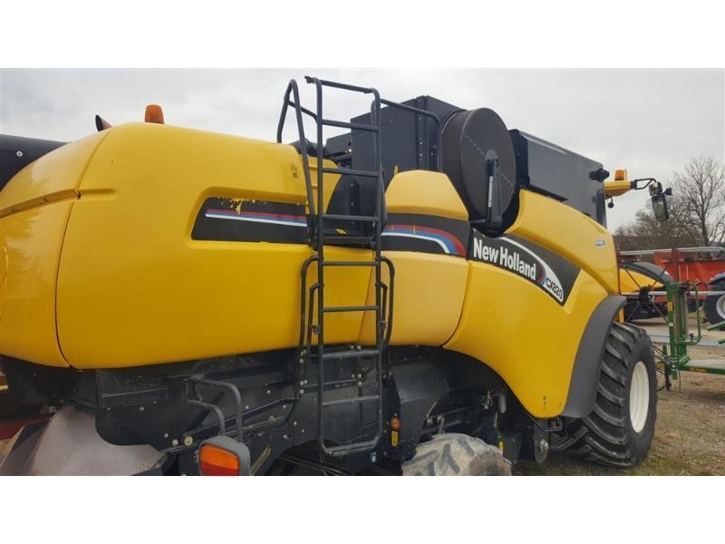 New Holland CX820 Kombinované zberacie stroje