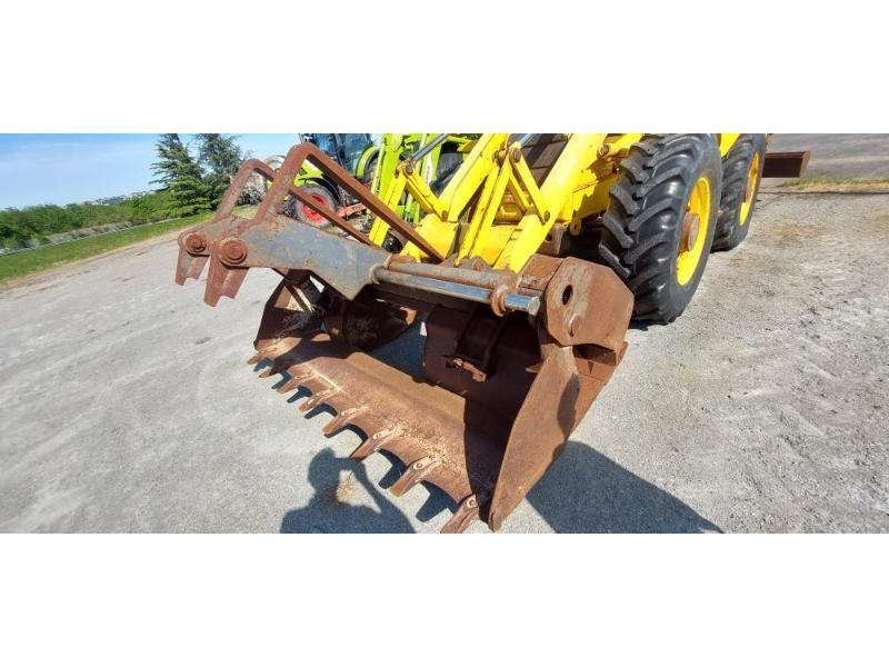 New Holland LB115 Retrocargadoras