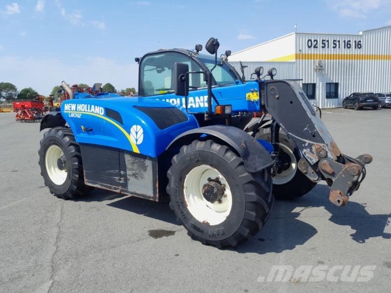 New Holland LM7-42 Telehandlers