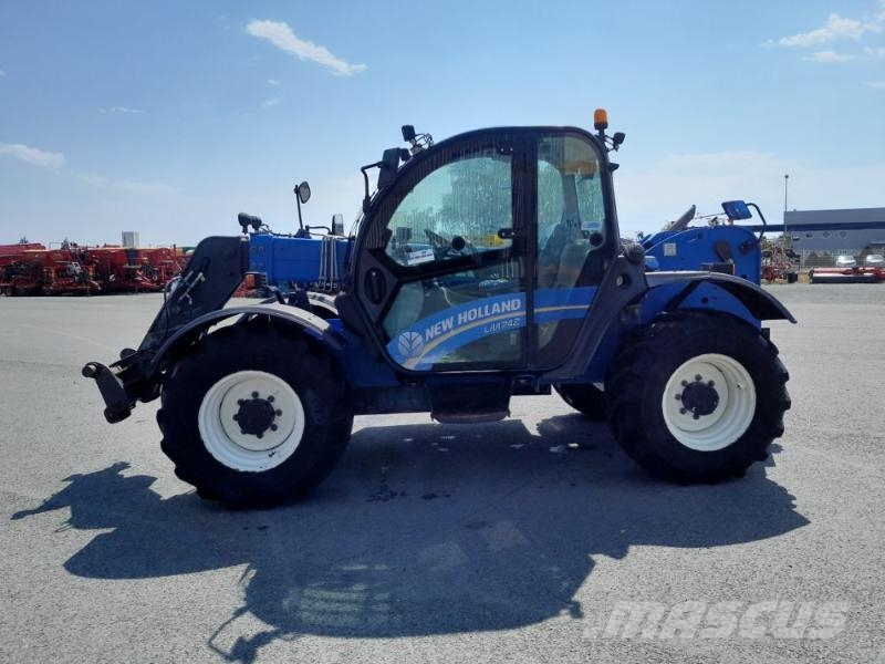 New Holland LM7-42 Telehandlers