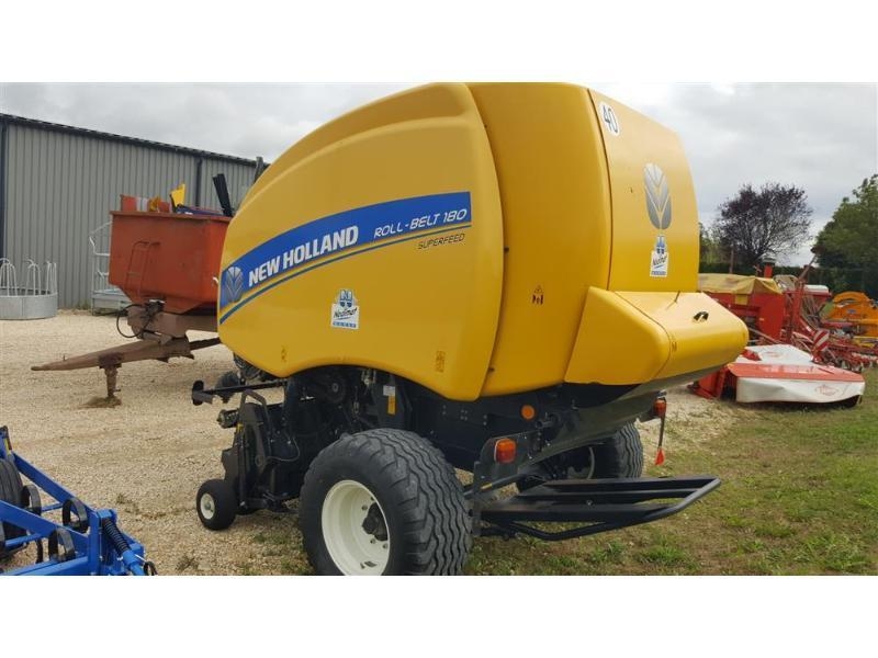 New Holland ROLL-BELT180 Rundballe-pressere