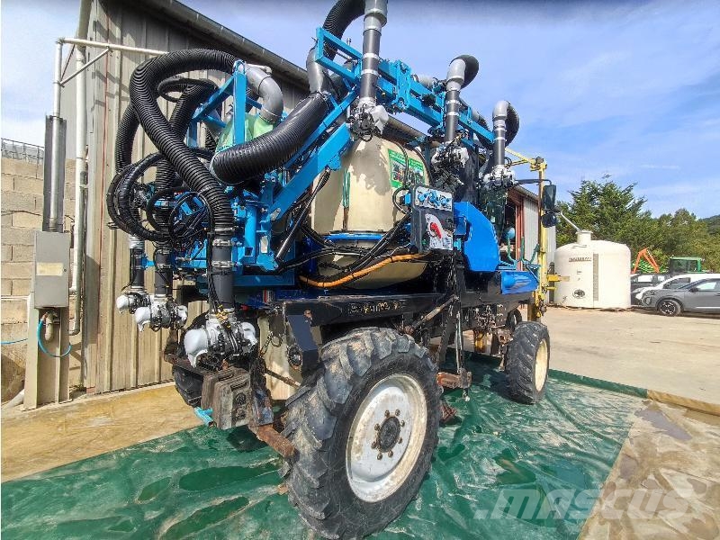 New Holland VN2080 ماكينات حصد الكروم
