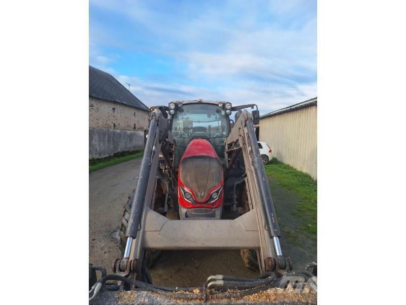 Valtra G125 Tractores