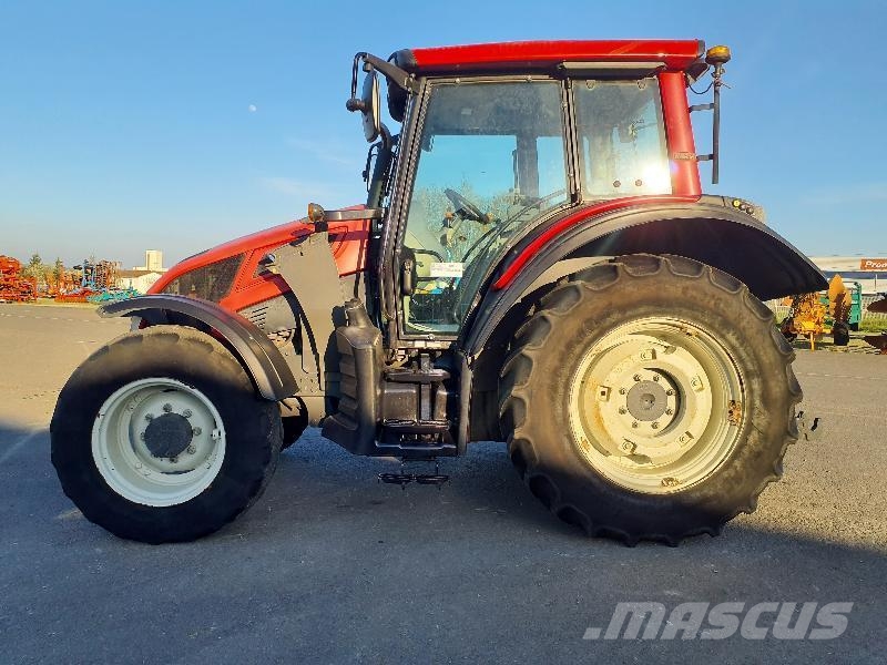 Valtra N103 Трактори