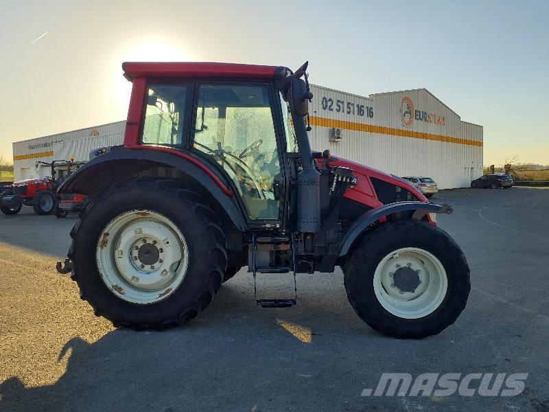 Valtra N103 Трактори