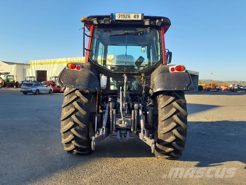 Valtra N103 Трактори
