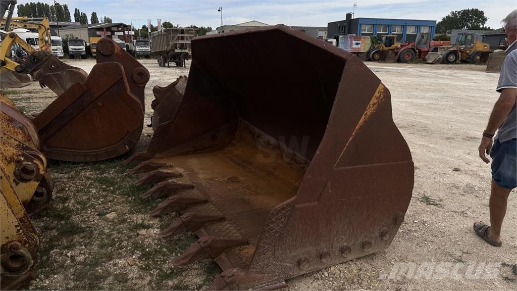 Bucket CATERPILLAR 966G (Chargeuse) Cucharones