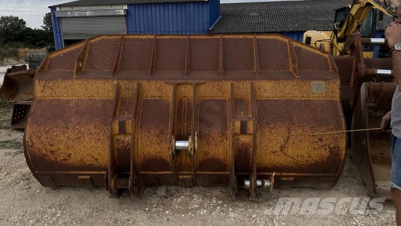 Bucket CATERPILLAR 966G (Chargeuse) Buckets