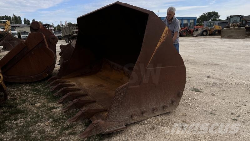 Bucket CATERPILLAR 966G (Chargeuse) Buckets
