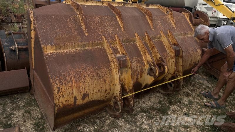 Bucket CATERPILLAR 966G (Chargeuse) Buckets