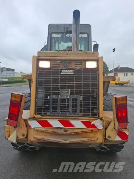 CASE 621B Radlader