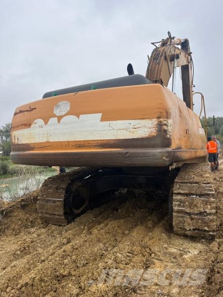 CASE CX330 حفارات زحافة
