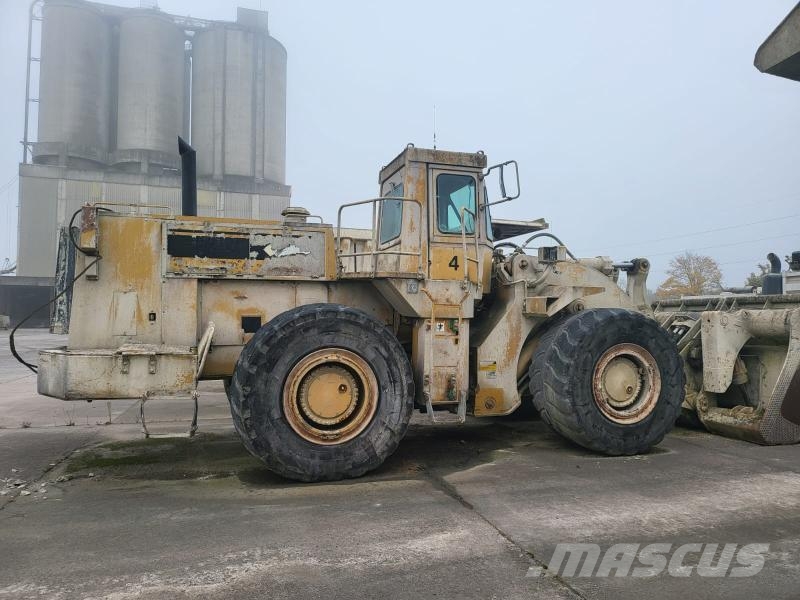 CAT 988B Kolesové nakladače