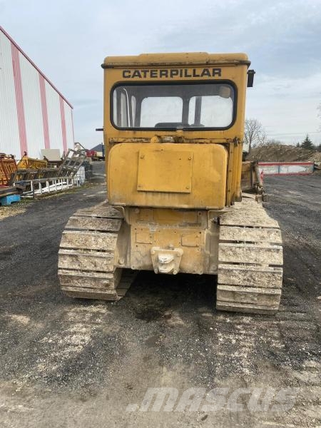 CAT D4D ブルドーザー