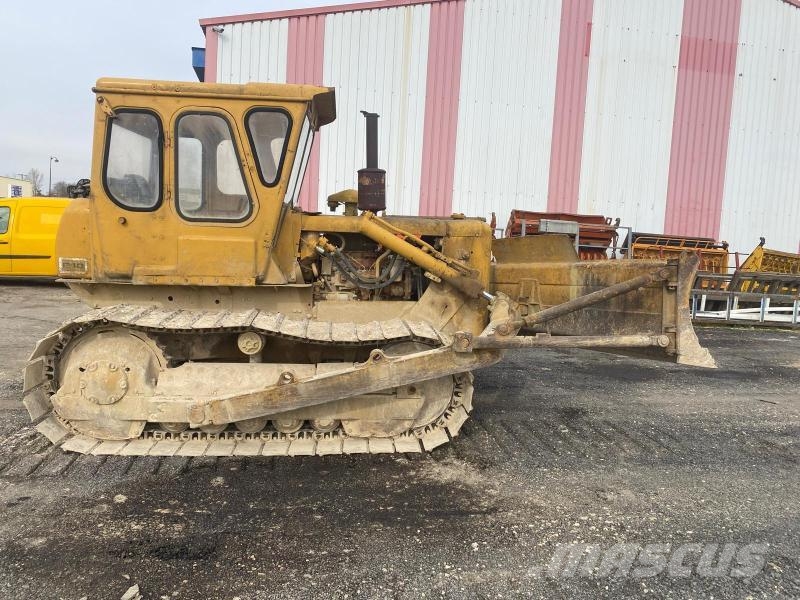 CAT D4D Pásové dozéry