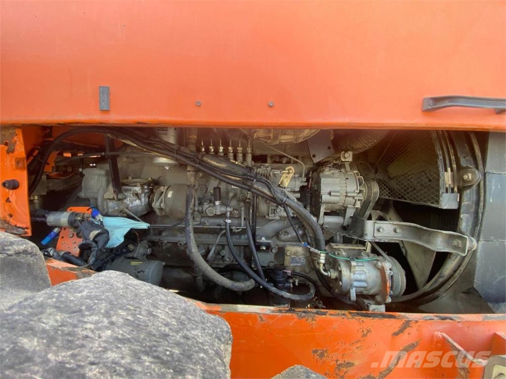 Hitachi LX290 لوادر بعجل