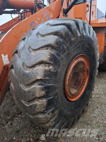 Hitachi W270 Rataslaadurid