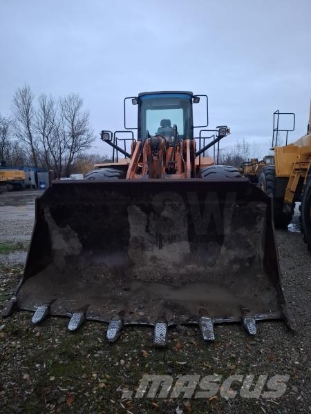 Hitachi W270 Utovarivači na kotačima