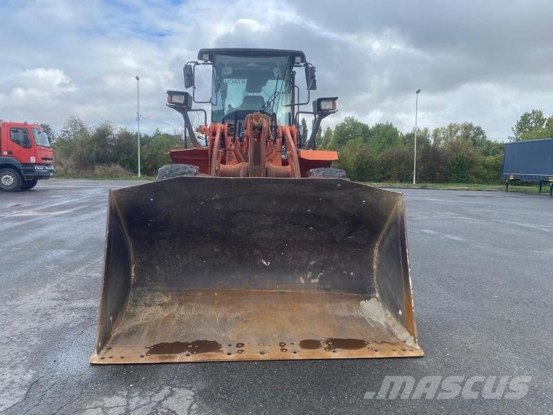 Hitachi ZW180 Фронтальные погрузчики