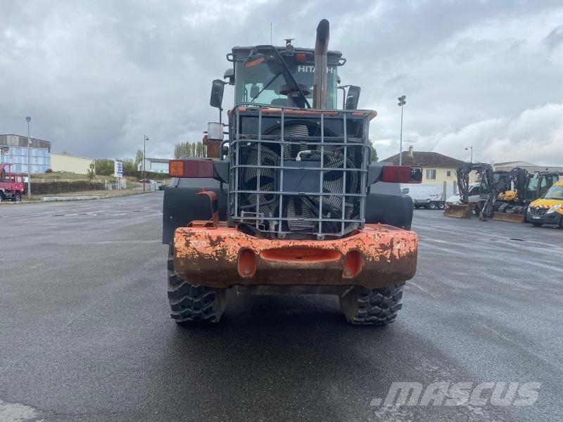 Hitachi ZW180 Фронтальные погрузчики