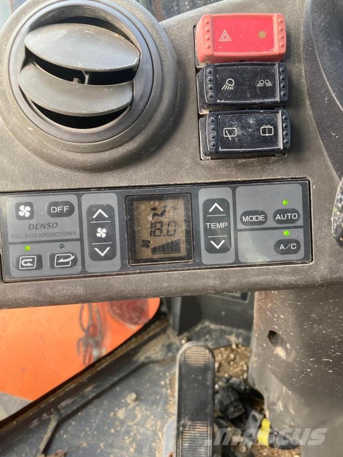Hitachi ZW180 Chargeuse sur pneus