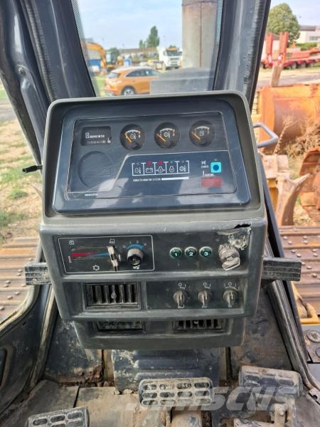 Komatsu D61PX Buldozer sobre oruga