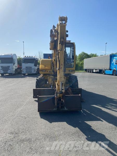 Komatsu PW95 Escavatori gommati