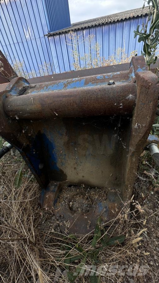  Narrow Bucket Multiple Units Available Cucharones