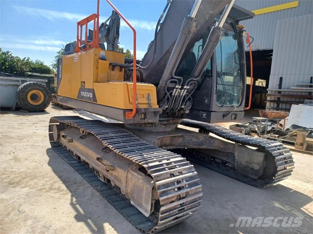 Volvo EC220E 大型油圧ショベル12t以上(パワーショベル・ユンボ)