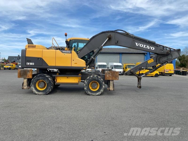 Volvo EW180 D Pelle sur pneus