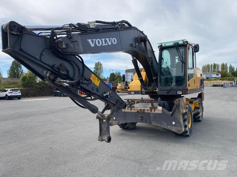 Volvo EW180 D حفارات بعجل