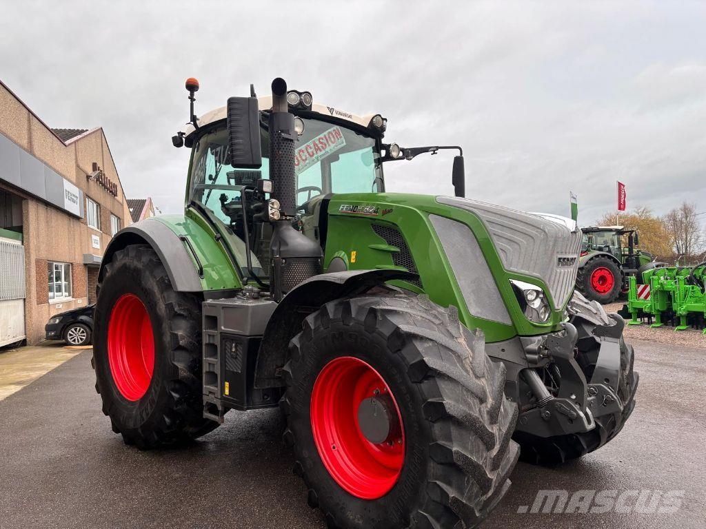 Fendt 824 VARIO PROFI + Tractors