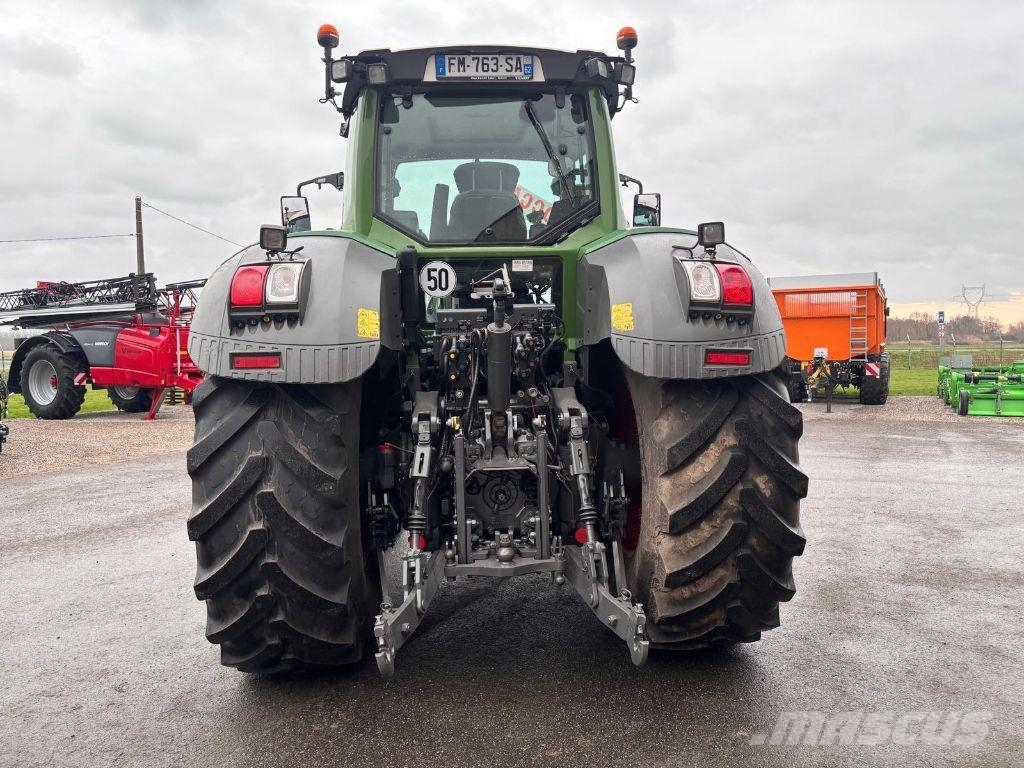 Fendt 824 VARIO PROFI + Traktorer
