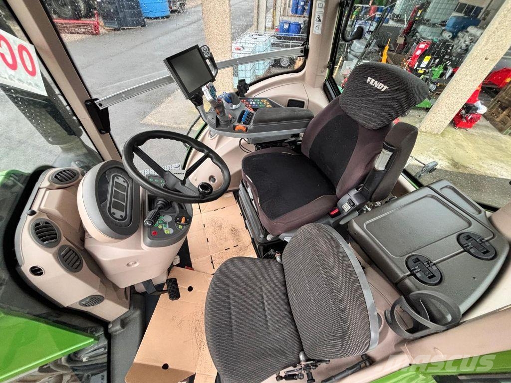 Fendt 824 VARIO PROFI + Traktorer