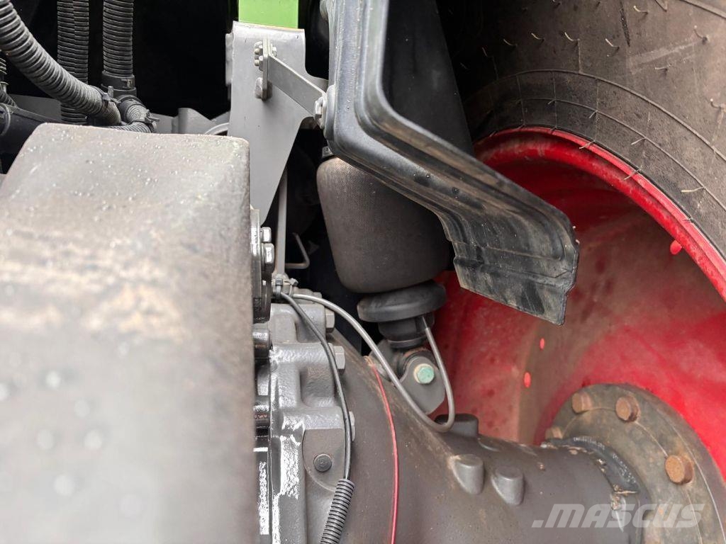 Fendt 824 VARIO PROFI + Traktory
