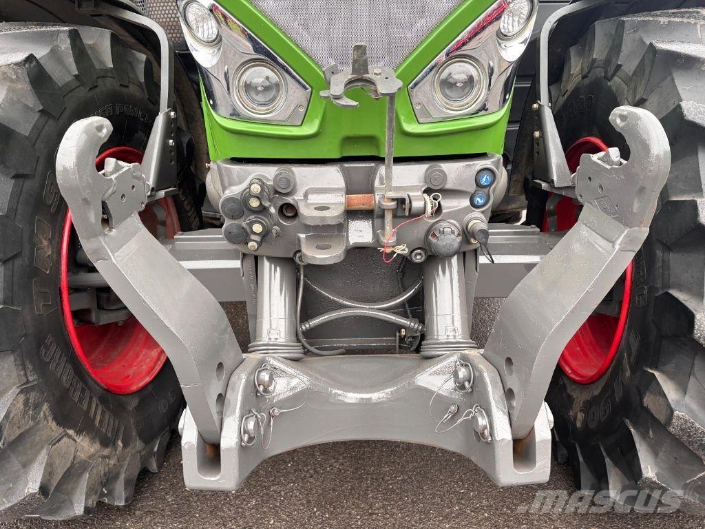 Fendt 824 VARIO PROFI + Tractoren