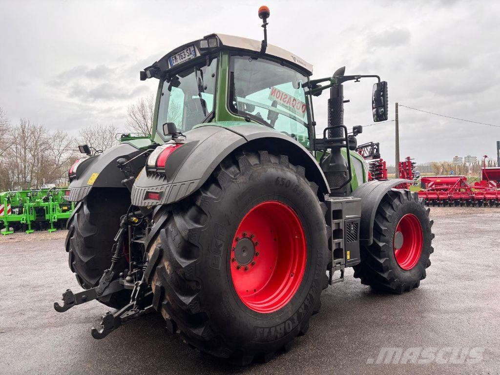 Fendt 824 VARIO PROFI + Tractors