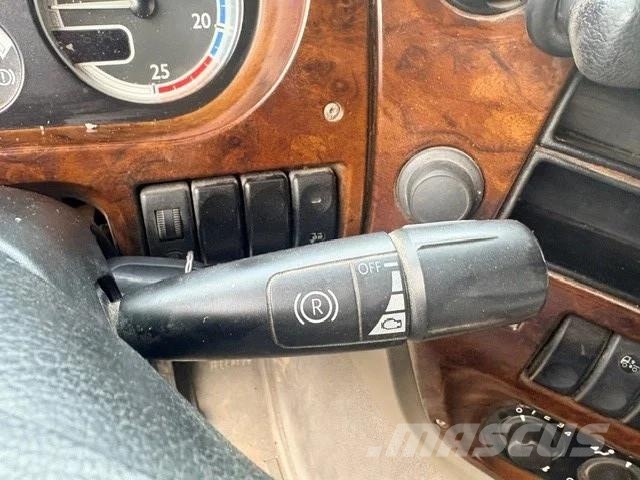 DAF XF 105.460 SPACECAB (ZF16 MANUAL GEARBOX / EURO 5 Sattelzugmaschinen