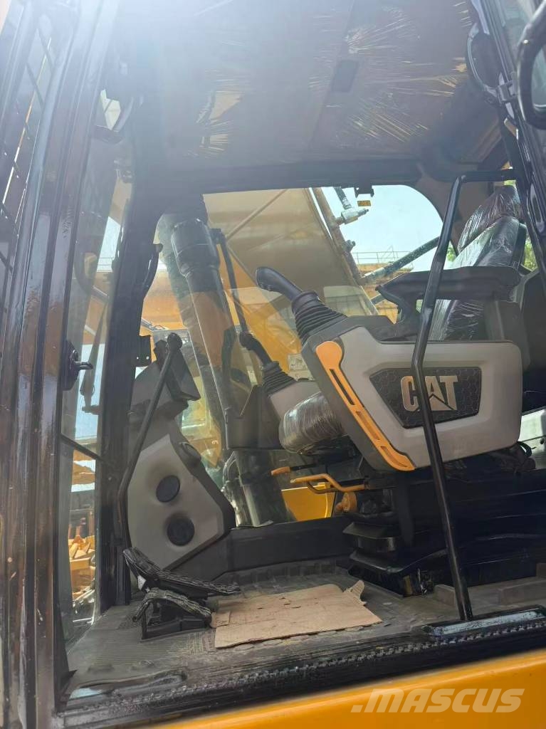CAT 320 Gravemaskiner på larvebånd