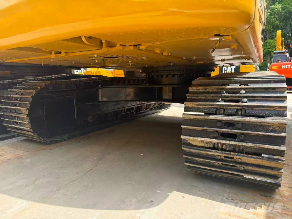 CAT 320 Gravemaskiner på larvebånd