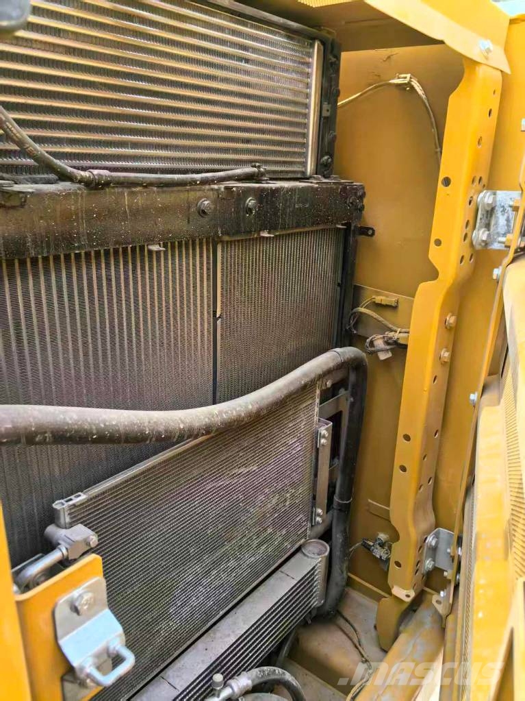 CAT 320 Gravemaskiner på larvebånd