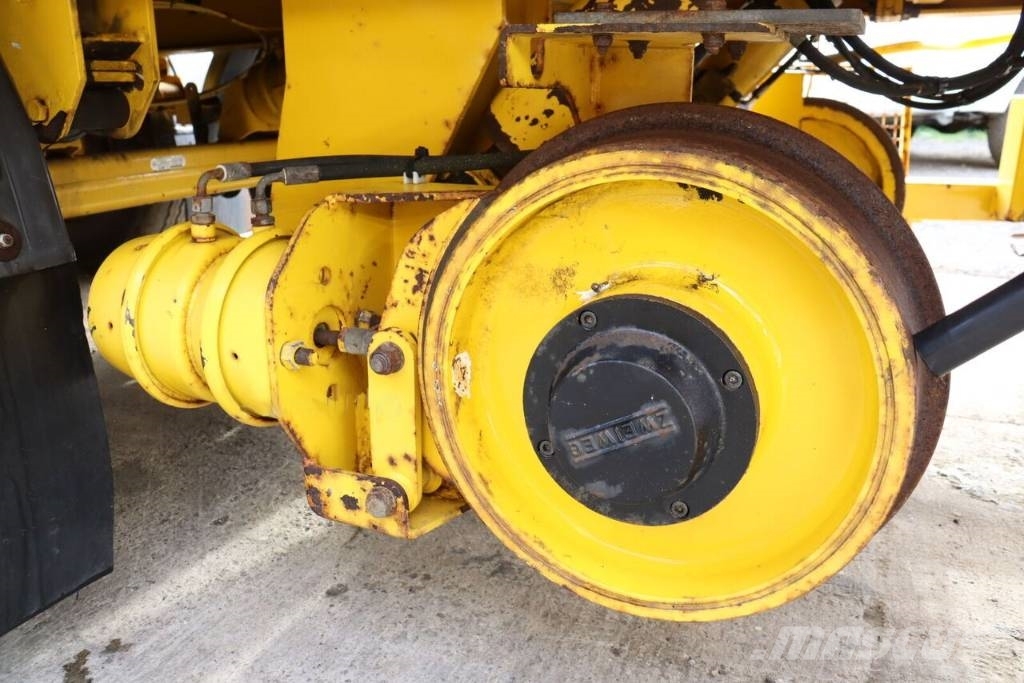  ROAD / RAIL DROPSIDE TRAILER Schienen Wartung