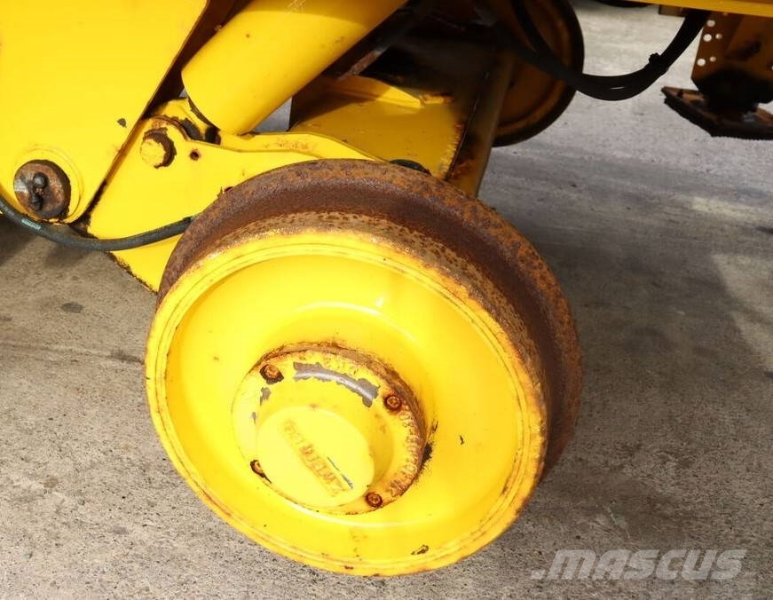  ROAD / RAIL DROPSIDE TRAILER Schienen Wartung