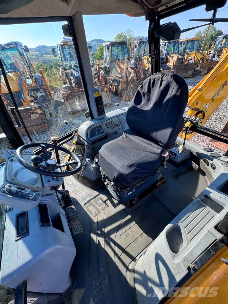 Fermec 760 Kaivurikuormaajat