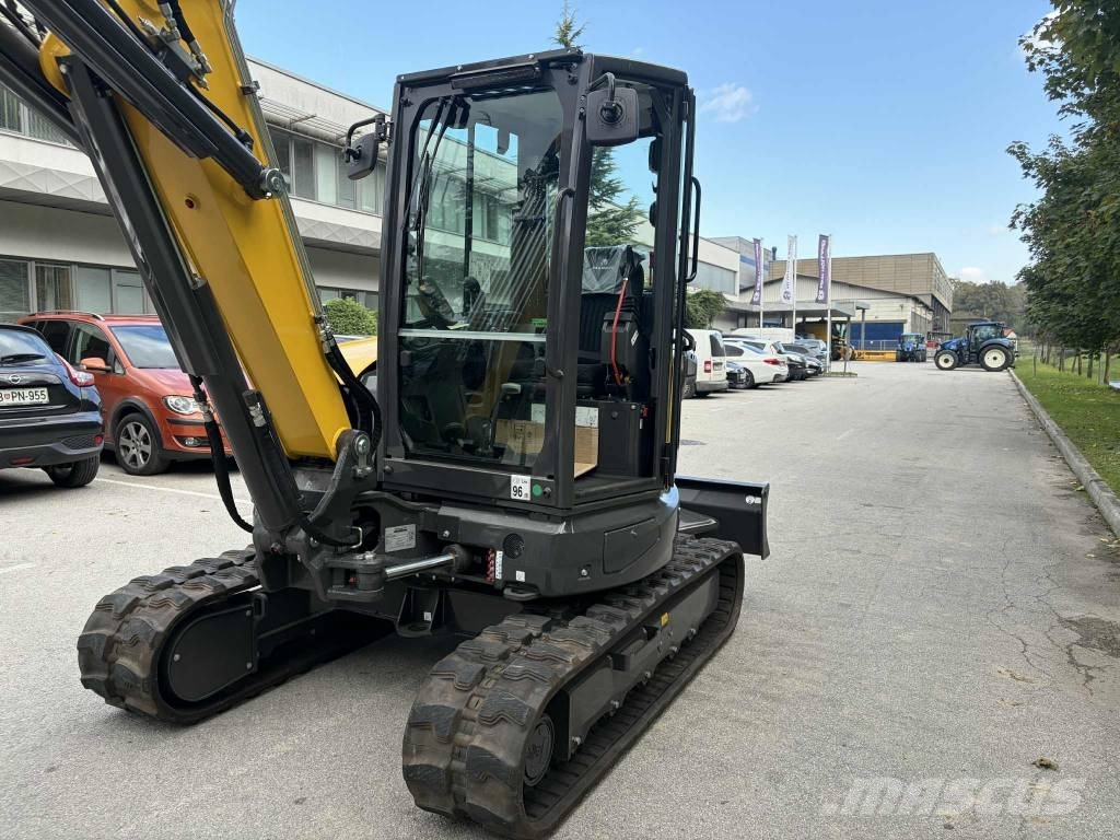 New Holland E55D حفارات صغيرة أقل من 7 طن (حفارات صغيرة)