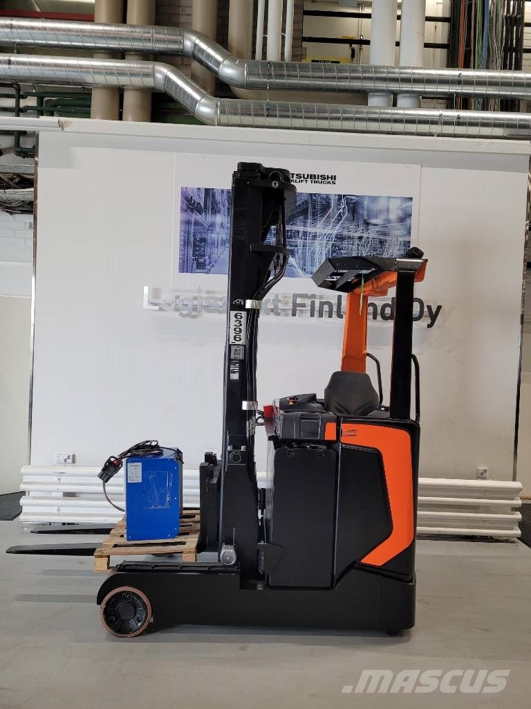 Rocla HXS20 Chariot à mât rétractable