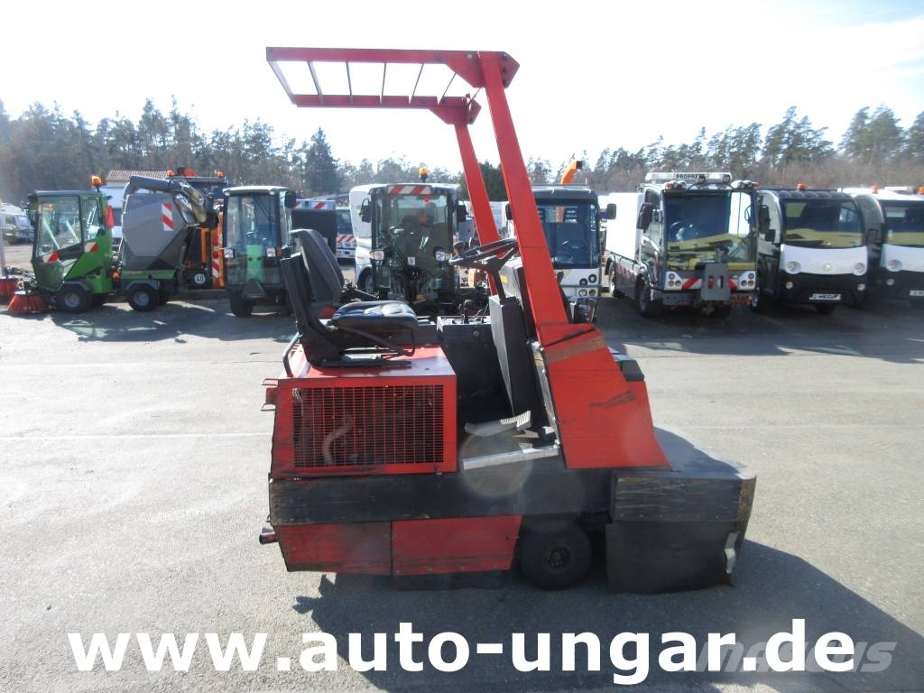 Hako Jonas 1100 Ersatzteilträger Kubota Diesel Motor sp Tänavapuhastusmasinad
