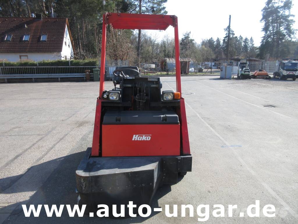 Hako Jonas 1100 Ersatzteilträger Kubota Diesel Motor sp Tänavapuhastusmasinad